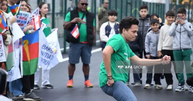 Bakıda Kanaki və Tahiti komandalarına dəstək aksiyasından maraqlı fotolar