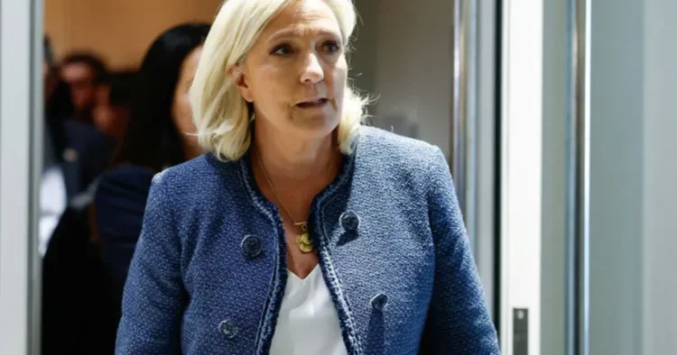 Güclü orduya sahib olmaq müharibə istəmək mənasına gəlmir Marin Le Pen