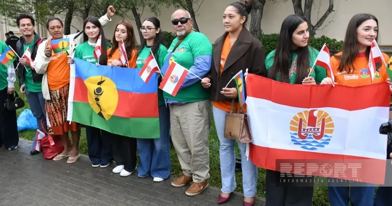В Баку прошла акция в поддержку сборных Новой Каледонии и Таити на FIFA U 15 ФОТО