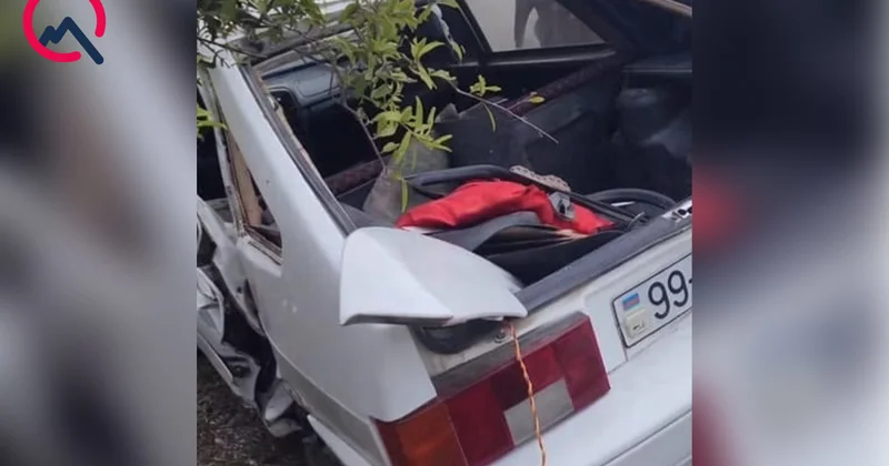 Ağcabədidə maşın dirəyə çırpıldı 2 si uşaq olmaqla 4 nəfər yaralandı