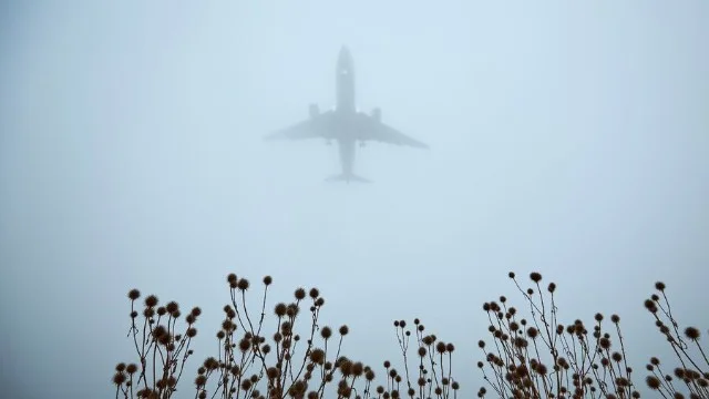 Litvada təyyarə yaşayış binasının üzərinə düşdü