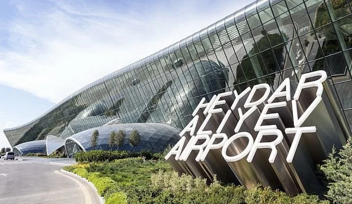 Bakı aeroportuna təcili eniş Nə baş verib?