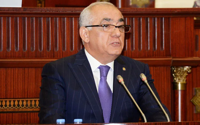 Baş nazir parlamentdə