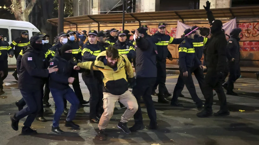 Tbilisidə müxalifətin mitinqində etirazçılar polislə toqquşub Doğru Xəbərlər