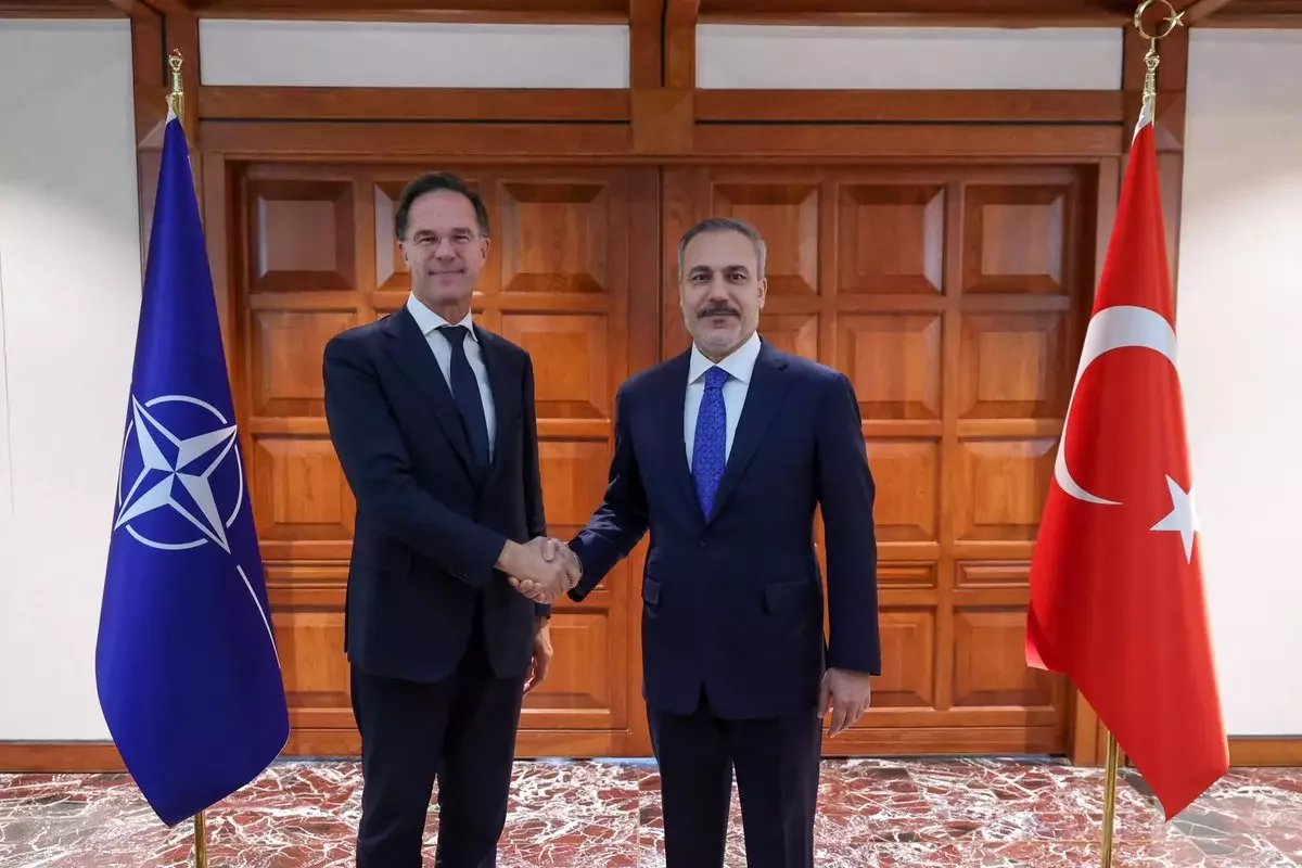 Hakan Fidan Mark Rutte ilə görüşüb