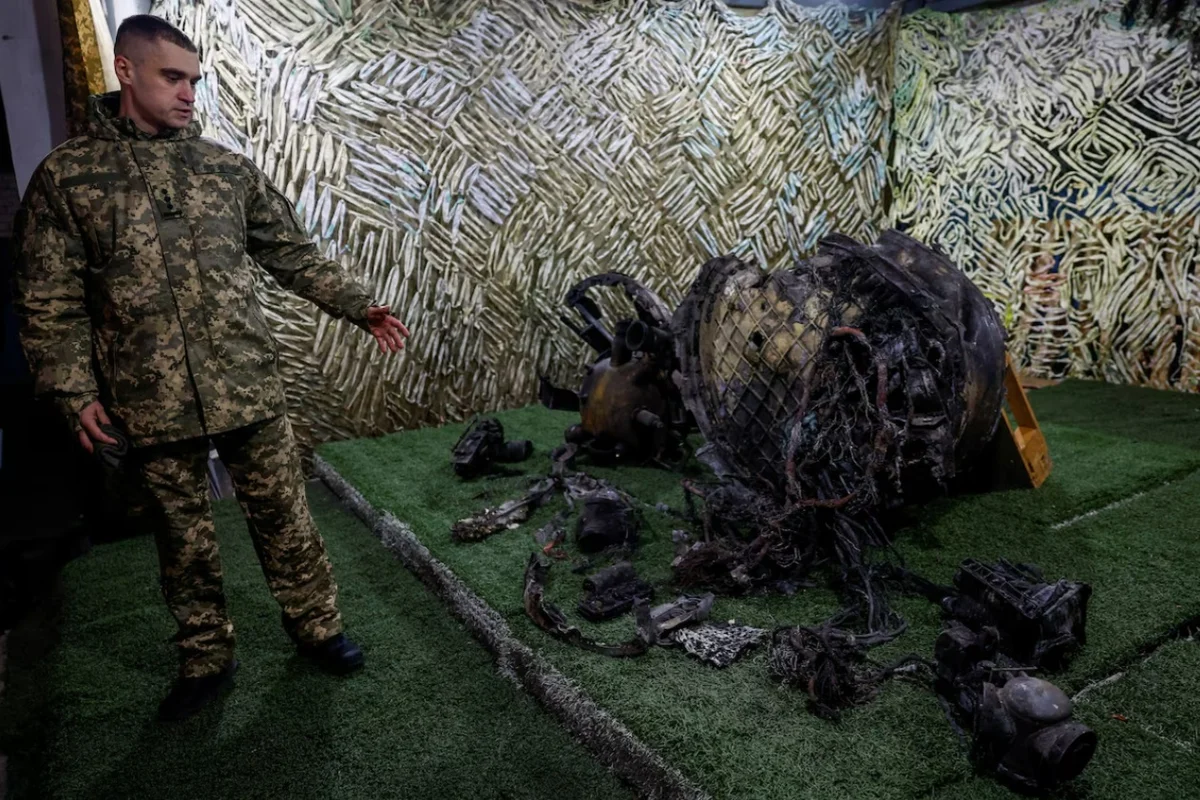 Ukrayna “Oreşnik” raketinin qalıqlarını sərgilədi