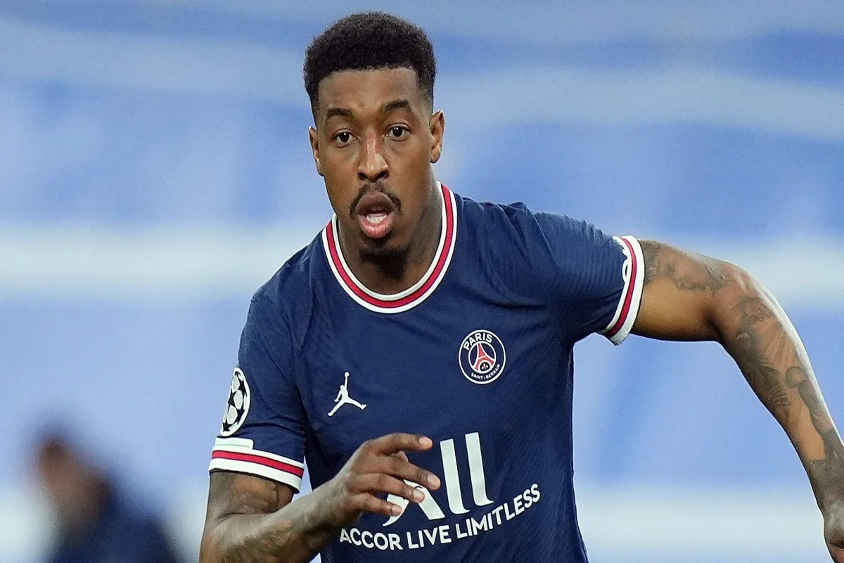 Kimpembe yaşıl meydanlara qayıdır