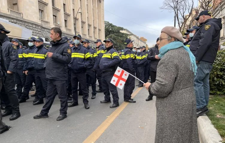 Daxili İşlər Nazirliyi Tbilisidəki aksiyanın keçirildiyi əraziyə əlavə polis qüvvələri cəlb edib