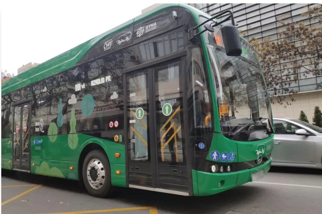 Bakıda elektrik avtobusları fəaliyyətə başladı Marşrutların SİYAHISI FOTO