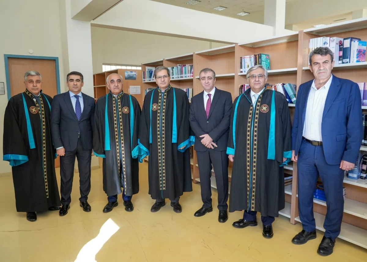 UNEC ilə bu universitetin birgə magistr proqramının məzunlarına diplomlar təqdim edilib FOTOLAR