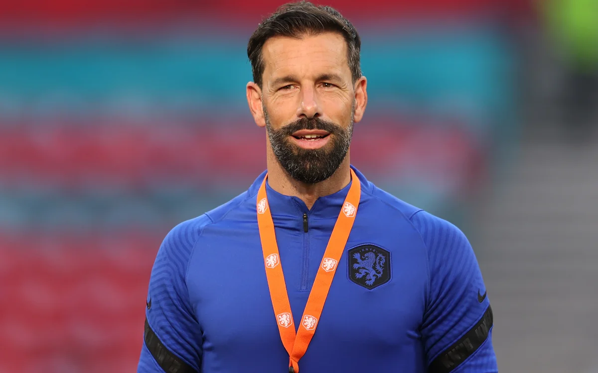 Rud van Nistelroy İngiltərə klubu ilə danışıq aparır İdmanXəbər