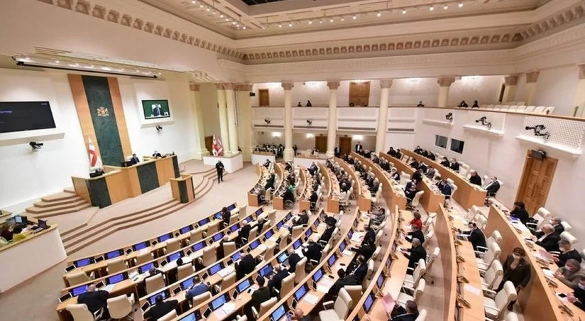 Gürcüstan parlamentində tək bir fraksiya “Gürcü Arzusu” yaradılıb