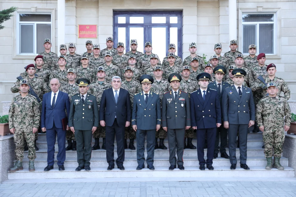 Hərbi prokuror DİNin Daxili Qoşunlarının hərbi qulluqçuları ilə görüşüb