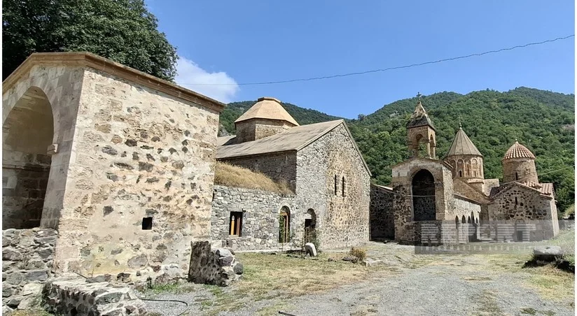 Azərbaycanın ən böyük monastırı, erməni saxtakarlığına məruz qalan Xudavəng Kəlbəcərdən VİDEOREPORTAJ