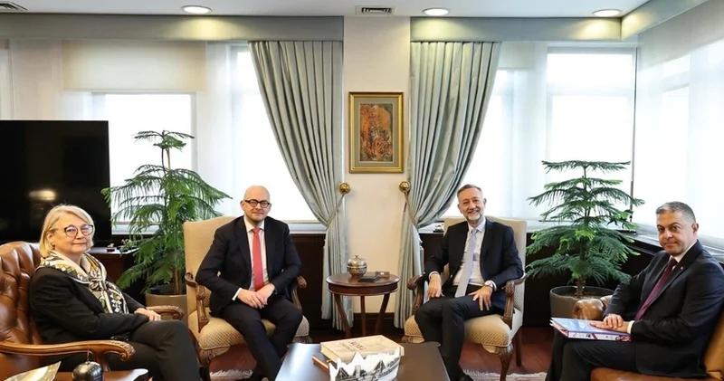 Türkiyə və Finlandiya rəsmiləri Avropanın təhlükəsizliyi ilə bağlı müzakirə aparıblar