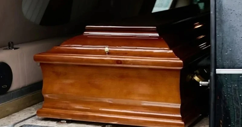 Dəfn zamanı tabutdan səs gəldi Ölü dirildi