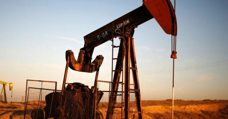 Нефть может рухнуть до $30: аналитики о будущем рынка