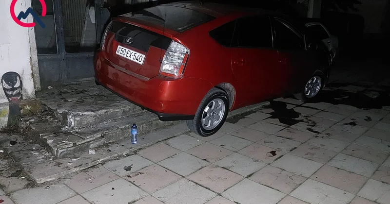 “Prius” idarəetmədən çıxdı 2 qardaş xəstəxanalıq oldu Foto