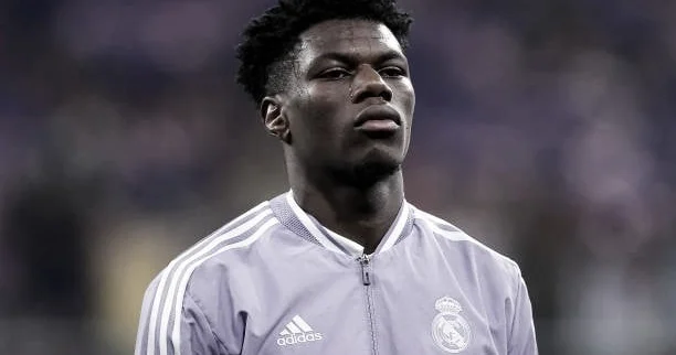 İngiltərə nəhəngi fransalı ulduz üçün hərəkətə keçir