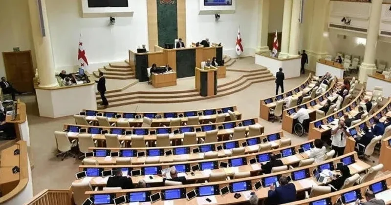 Gürcüstan parlamenti xaricdə səsverməni qadağan edən qanunu təsdiqlədi
