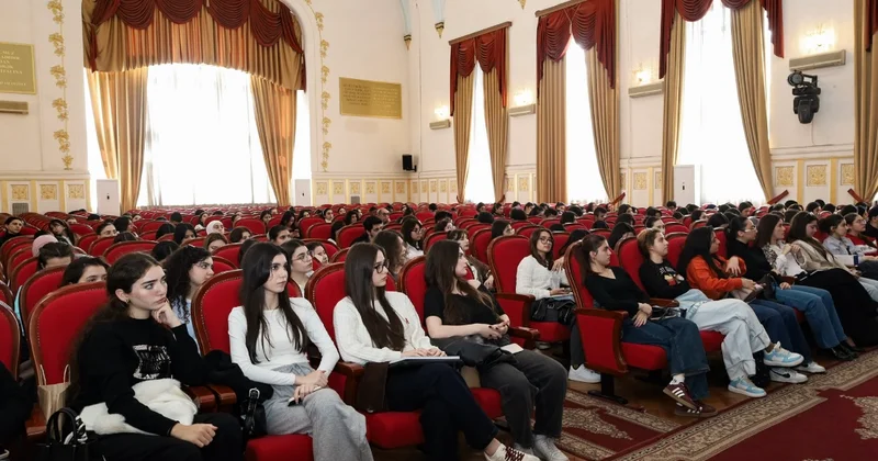 ​Ali təhsil müəssisələrində mikromobilliklə bağlı kampaniya aparıldı