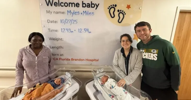 Eyni adlı oğlanlar 11 dəqiqəlik fərqlə doğuldular