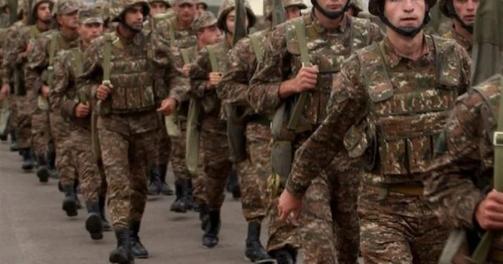 Ermənistan 20 min əsgər və zabit toplayır