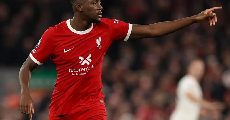 “Liverpul“ klubu futbolçusunun qarşısına şərt qoyub