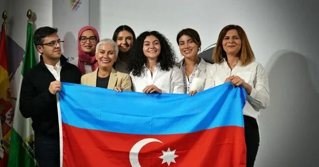 Dünya çempionatında qazandığımız bu medal həm kişi, həm də qadınlar üzrə ilk tarixi nailiyyətdir”