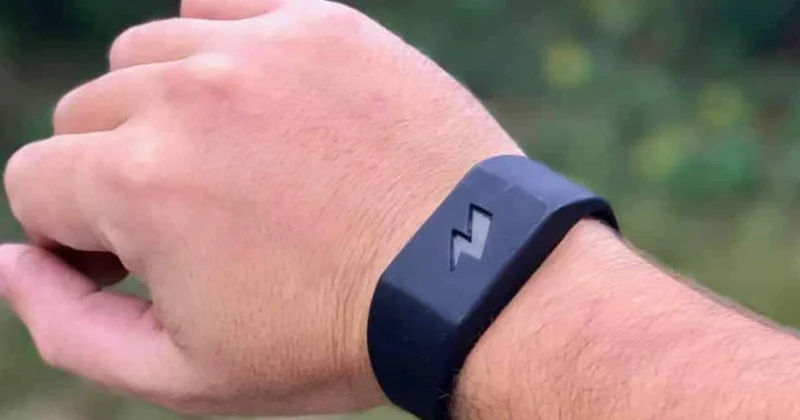 Söyüş söyəndə bədənə tok verən qolbaq hazırlandı