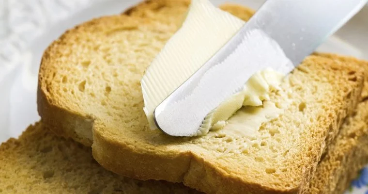 Хлеб и сливочное масло помогают восполнить дефицит витаминов