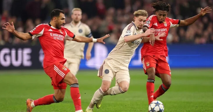 "Бенфика" на выезде обыграла "Аякс" в Лиге чемпионов