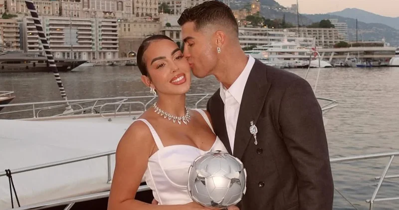 Роналду женится Minval Politika