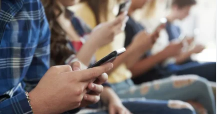 Tik Tok da qısa videolara baxmaq beyini çürüdür