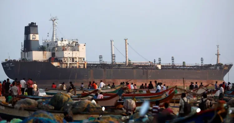 Hindistan ABŞ sanksiyalarına baxmayaraq Rusiya neftini ALDI