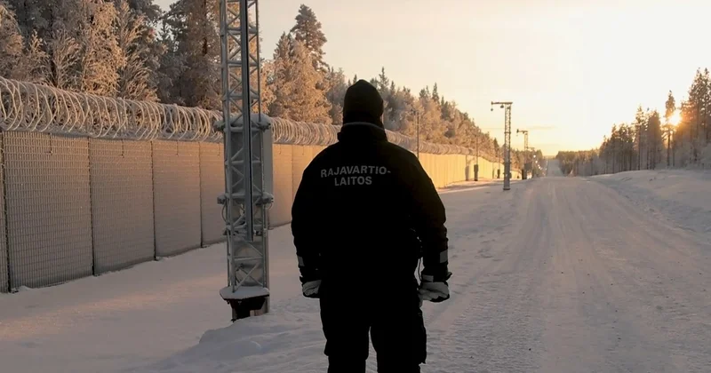 Финляндия возвела в метре от России почти 5 метровый забор Minval Politika