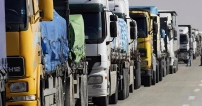 Gürcüstan Azərbaycanın yük avtomobillərini gömrükdən buraxmır