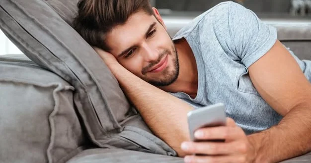 Gecə telefon istifadəsi 24 yaşlı gənci bir gözündən kor etdi