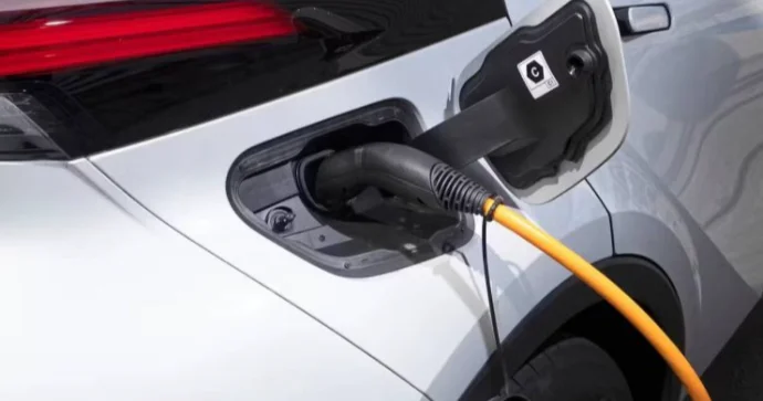 Riskə gedib plug in hibrid almağınız mənasızdır Ekspert