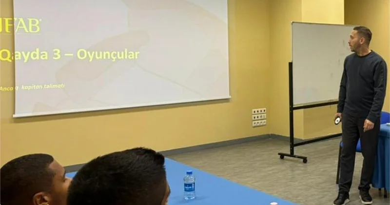 Sabiq referi Araz Naxçıvan ın oyunçularına dərs keçdi