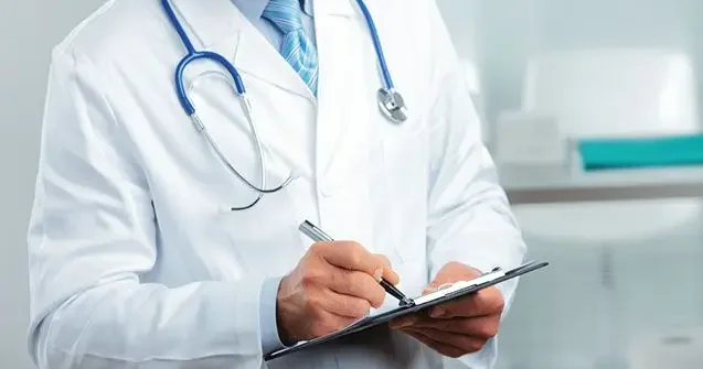 “Xaricdə təhsil almış azərbaycanlı həkimlərin ölkədə işləməsi asanlaşdırılmalıdır”