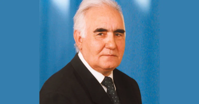 Ömürlük qonasan bu ölməzliyə... Günün şeiri