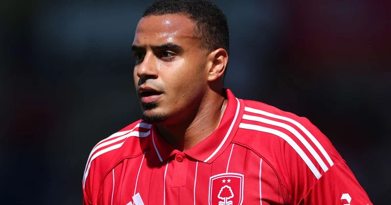 Premyer Liqa nəhəngi müdafiəçi üçün hərəkətə keçib İdmanXəbər