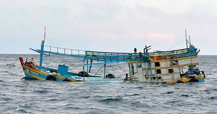 İndoneziya batmış balıqçı gəmisinin 11 ekipaj üzvünü axtarır