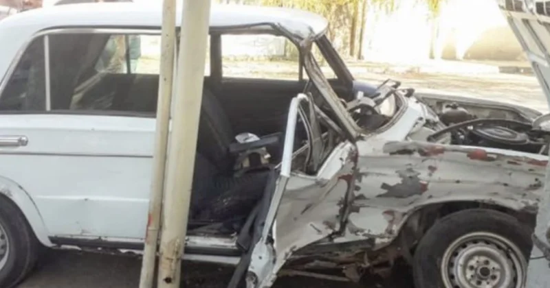 Şəkidə avtomobil ağaça çırpıldı