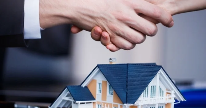 Ev almaq istəyənlərin NƏZƏRİNƏ: 2026 cı ildə mənzil bazarında hansı dəyişikliklər gözlənilir?