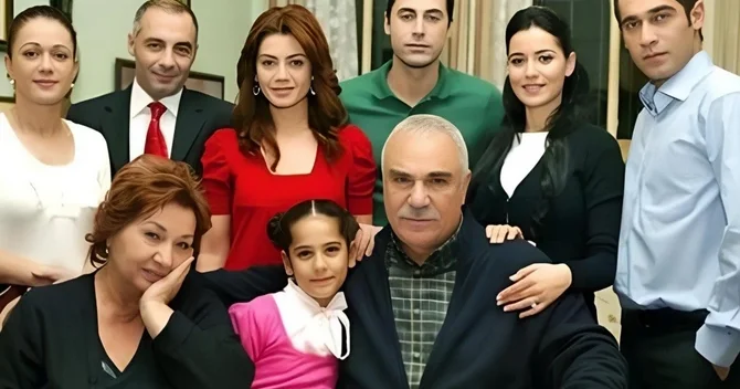 Yaprak dökümü serialındakı ev xarabalığa çevrilib