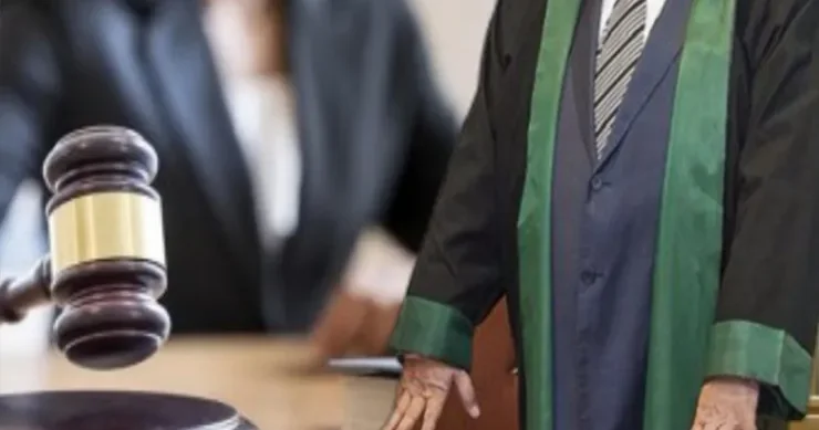 Daha bir vəkilin fəaliyyətinə xitam verildi