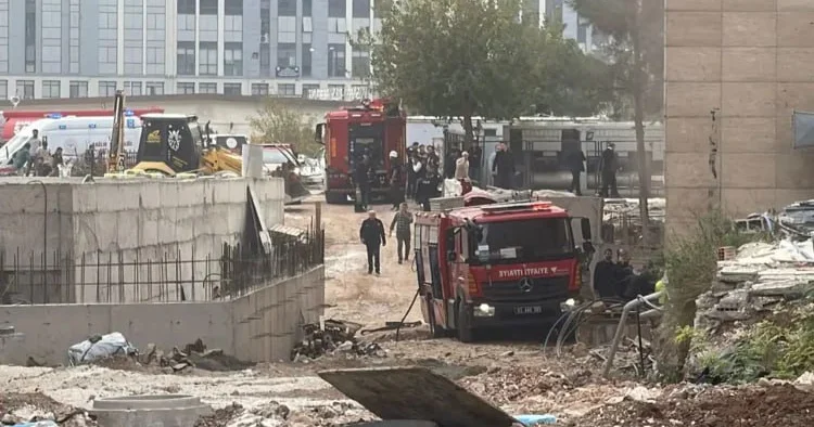 SON DƏQİQƏ! Türkiyədə məhkəmə binasında PARTLAYIŞ: Yaralılar var VİDEO