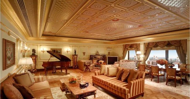 Azərbaycanlı müğənni 600 min manatlıq EV ALDI